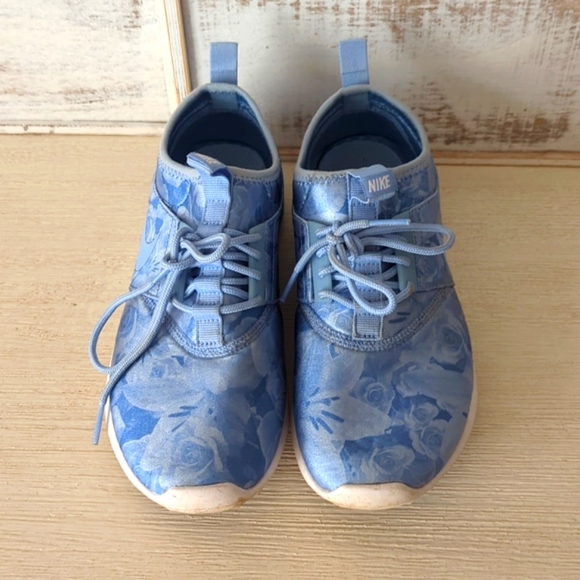 Nike Juvenate Blue Floral Running Shoes - Picture 2 of 4